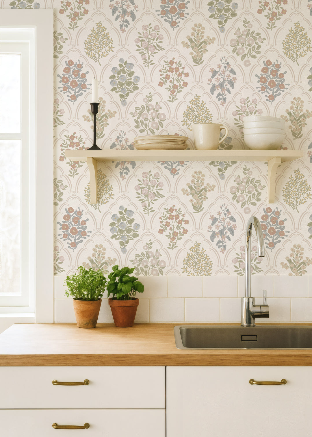 Cottage Arched Scalloped Botanical Wallpaper - Light
